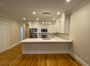 470A Green St #1, Cambridge, MA 02139