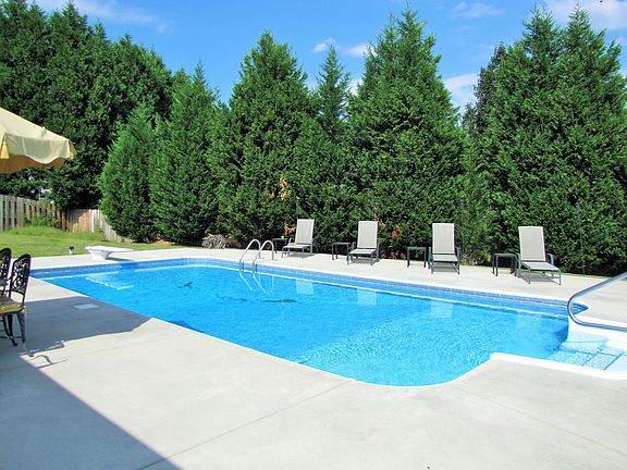 5th image of 118 Akerman Pl