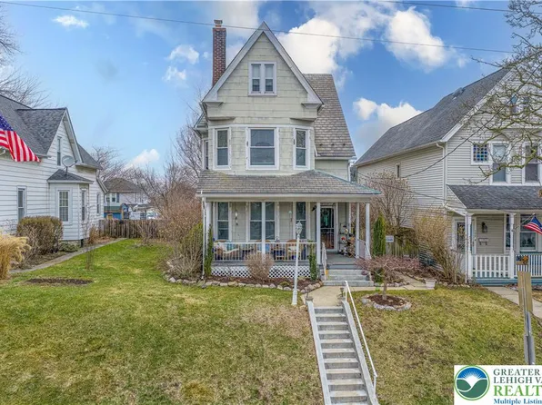 106 N Main St, Nazareth, PA 18064