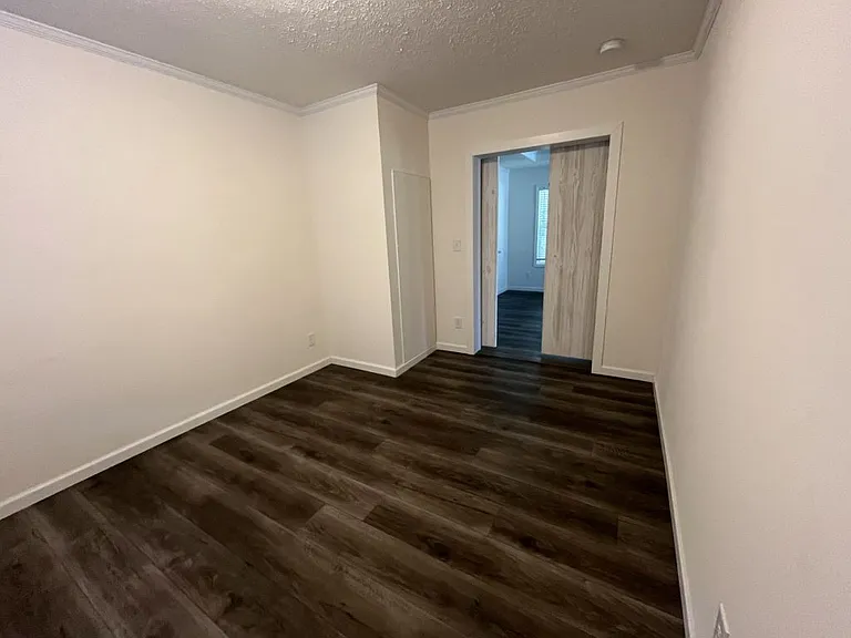 10 Coachlight Ct #63 — Photo 9