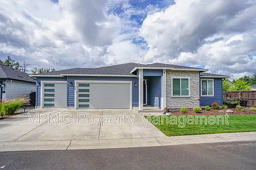 604 NW 25th Way Photo 1