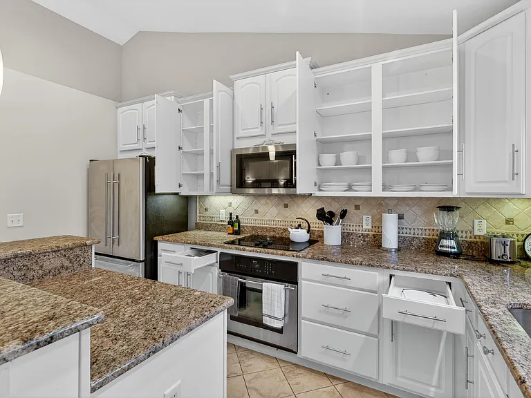 27 Crimson Leaf Ct — Photo 14