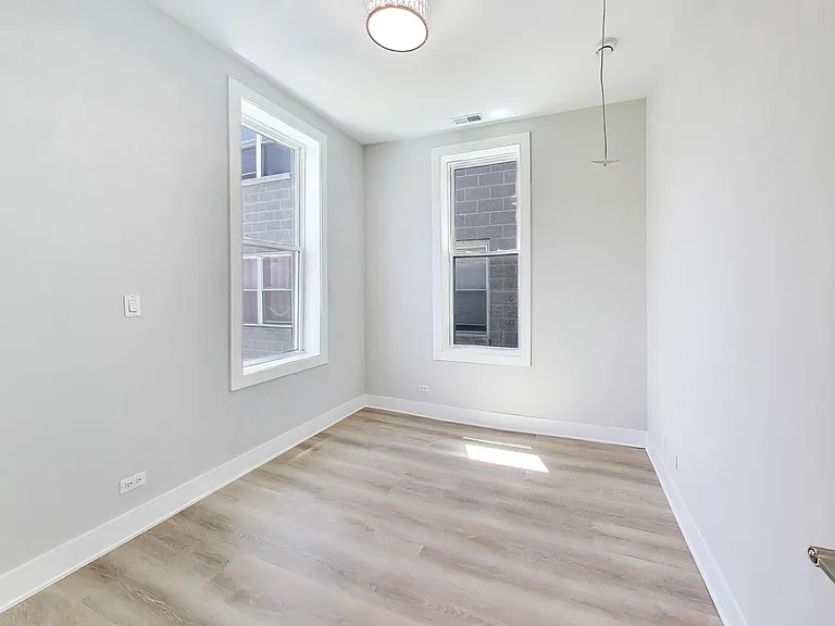 1821 S Fairfield Ave — Photo 20