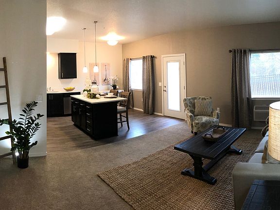 5th image of 2300 Main St APT 301