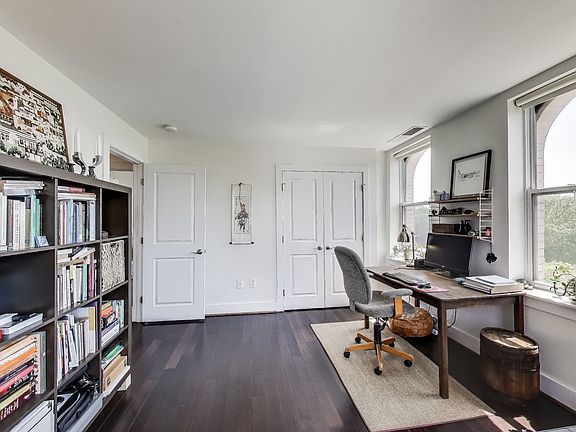 3rd image of 1461 Girard St NW #400-1