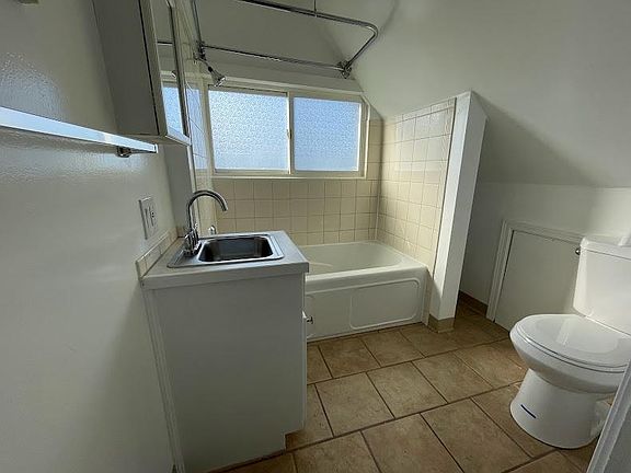 4th image of 430 Avenue E APT 4