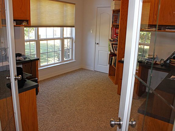 4th image of 2204 Sunrise Dr