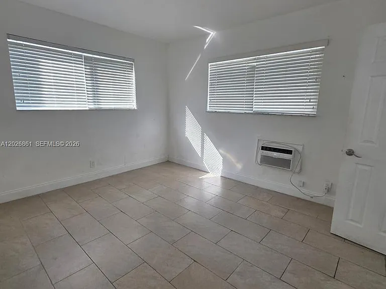 7155 Rue Notre Dame #6 — Photo 14
