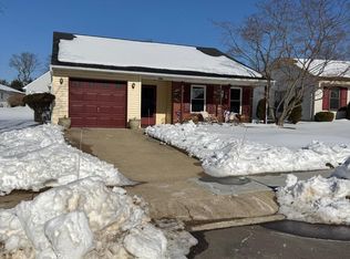 306 Hilltop Ln E, Columbus, NJ 08022