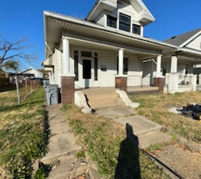 1st image of 804 E Virginia St