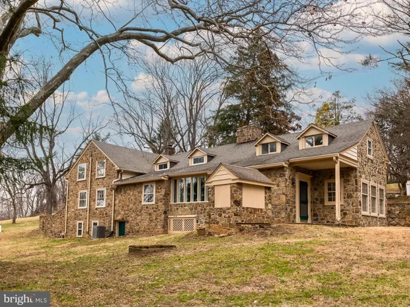 1935 Parker Hill Ln, Chester Springs, PA 19425