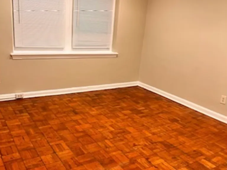 811 Barnaby St SE #203 — Photo 4