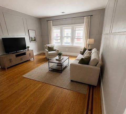 4th image of 107 Vassar Ave
