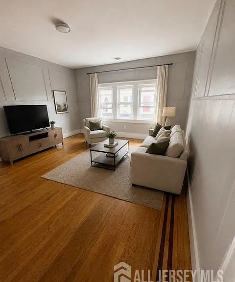 107 Vassar Ave — Photo 4