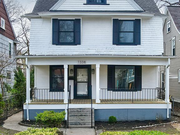 2nd image of 1338 Sigsbee St SE