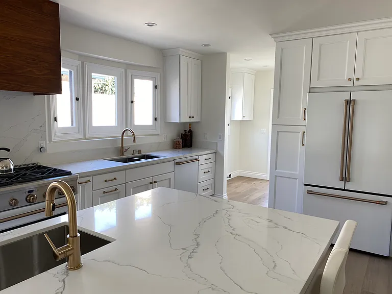 140 S Gardner St — Photo 9