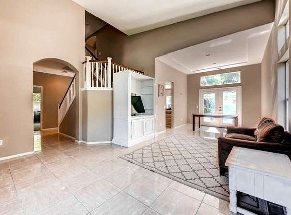 3rd image of 3205 Meadow Crest Pl