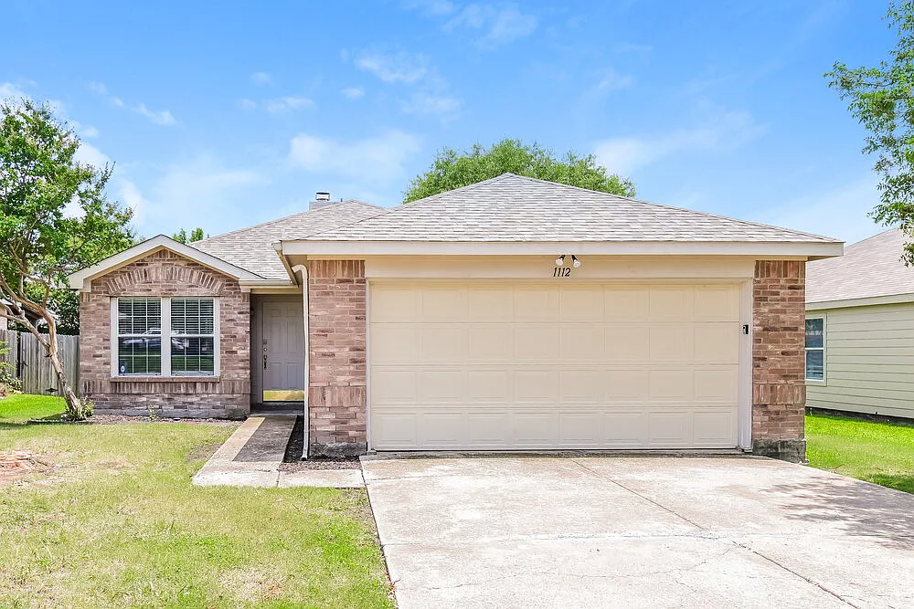 3 bed, 2.0 bath, 1477 sqft, $1,770 — Photo 1
