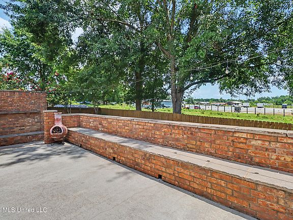 4th image of 10353 English Manor Dr