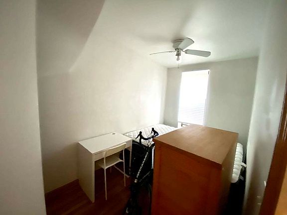 3rd image of 134 W 70th St #10