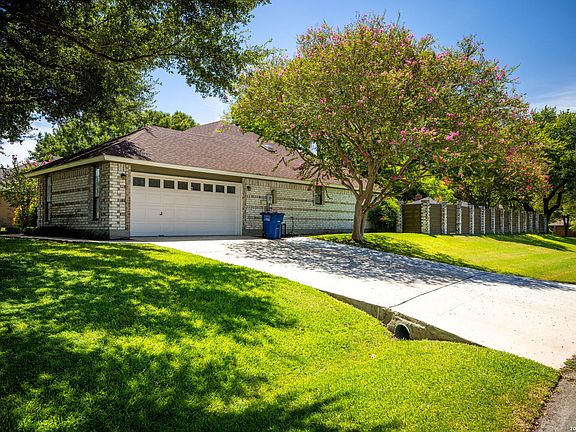 3rd image of 104 Bosque