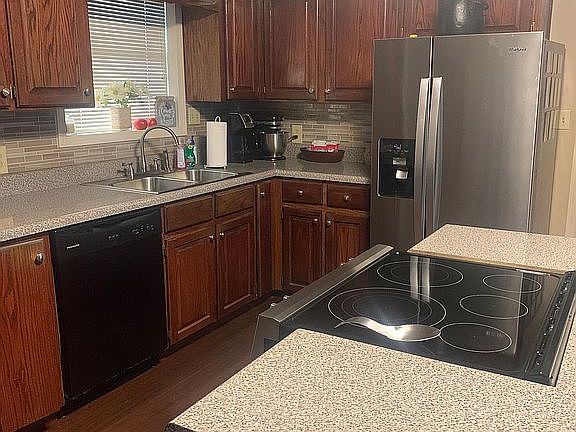 2nd image of 151 Henderson Ave