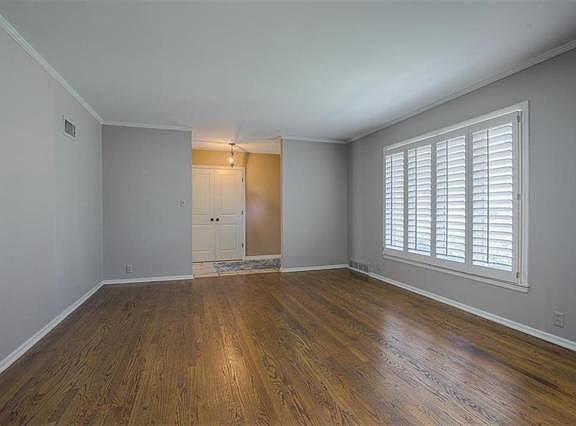 3rd image of 7415 W 100th Pl
