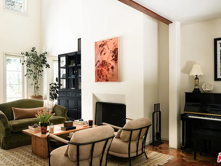 3810 Dixie Canyon Ave — Photo 4