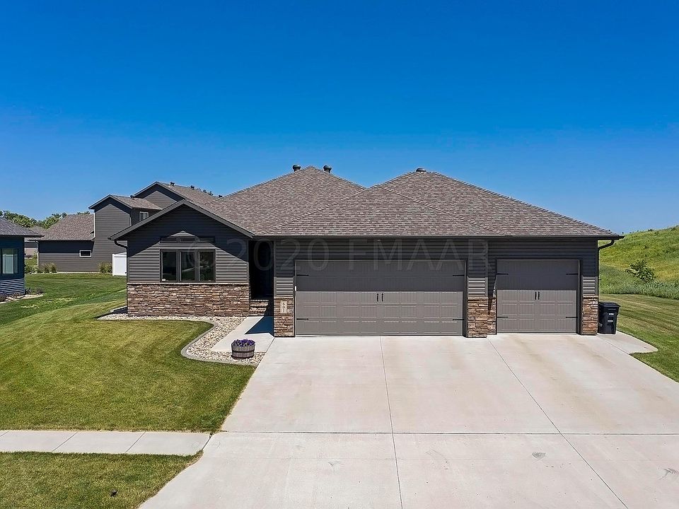 1st image of 601 Willow Bend Dr