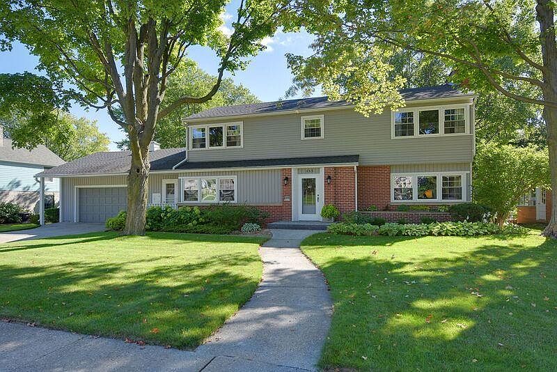 1st image of 653 Highlandview Dr