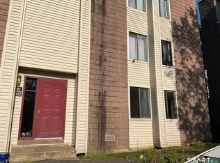 98 Burgundy Hill Ln #98, Middletown, CT 06457