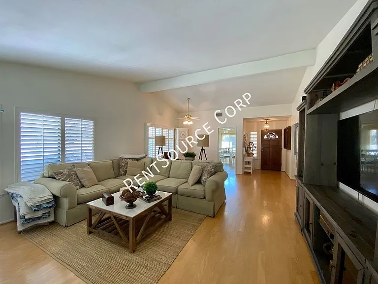 26102 Alejandro Dr — Photo 3