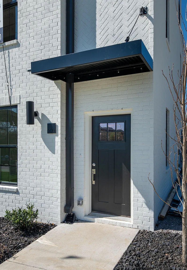 4 bed, 2124 sqft, $3,750 — Photo 2