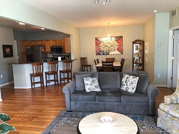 5th image of 15411 Cornell Dr
