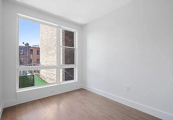 5th image of 254 E 28th St #C3