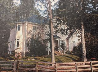 124 Winsome Ln, Chapel Hill, NC 27516