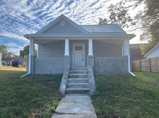 405 S Main St, Veedersburg, IN 47987