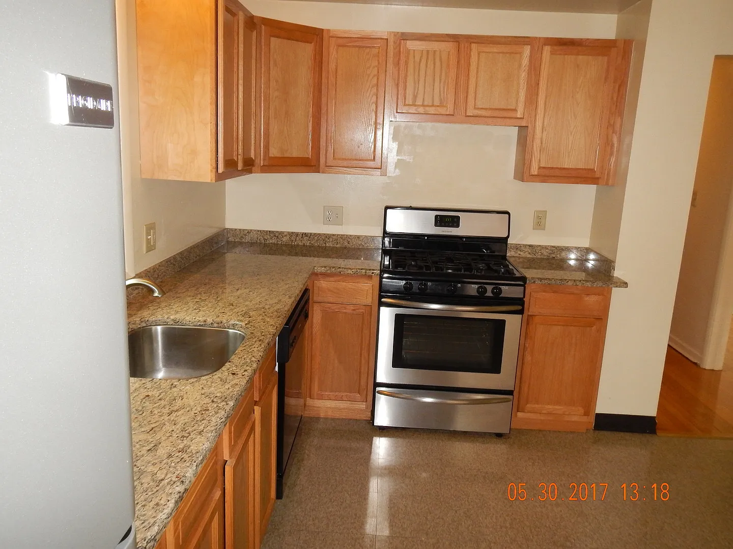 1264 Westcott St Apt 2 - Avail 6/2/2027 - Renovated Spacious Flat With Hardwoods Across from Barr... — Photo 4