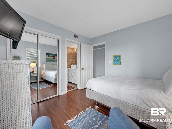 5th image of 645 Plantation Rd #6301