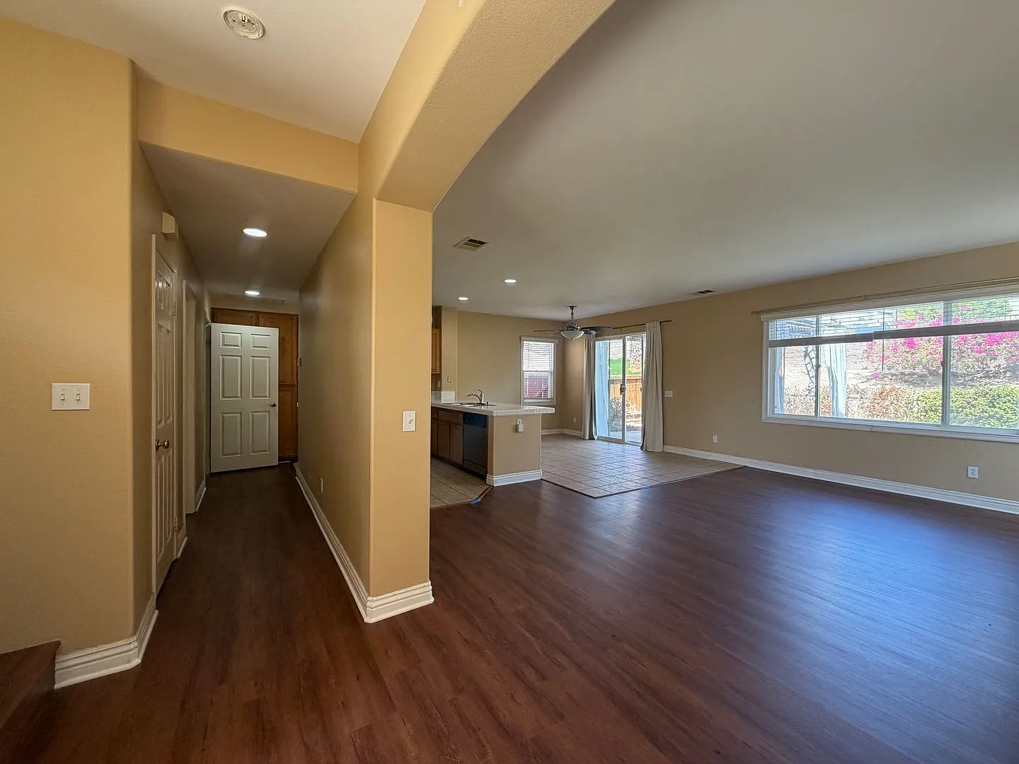 Spacious 3BR + Loft Chula Vista Home with Park Views & 2-Car Garage — Photo 4