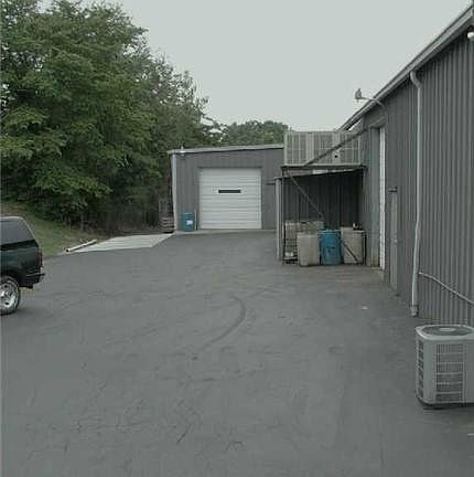 2nd image of 1521 Vista Ln