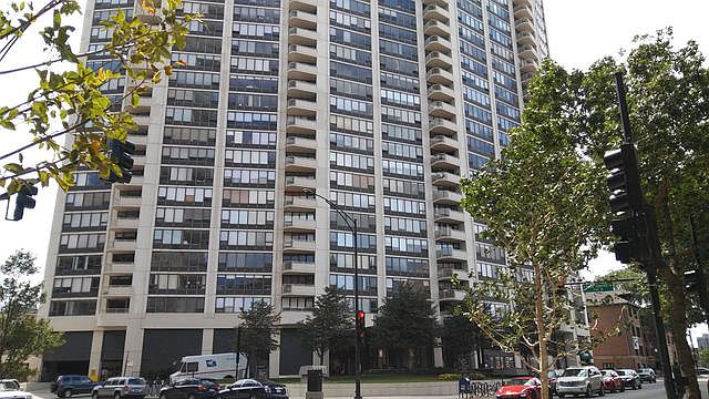 1st image of 3930 N Pine Grove Ave APT 1912