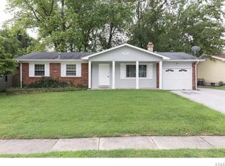 428 Canary Ln, Saint Charles, MO 63301