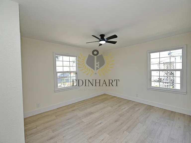 1584 N Carruth Ave — Photo 19
