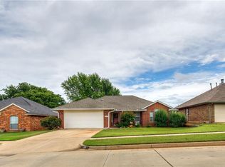 816 N Morgan Dr, Moore, OK 73160