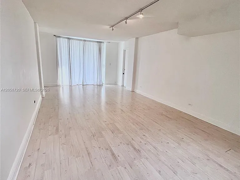 3660 NE 166th St #405 — Photo 7
