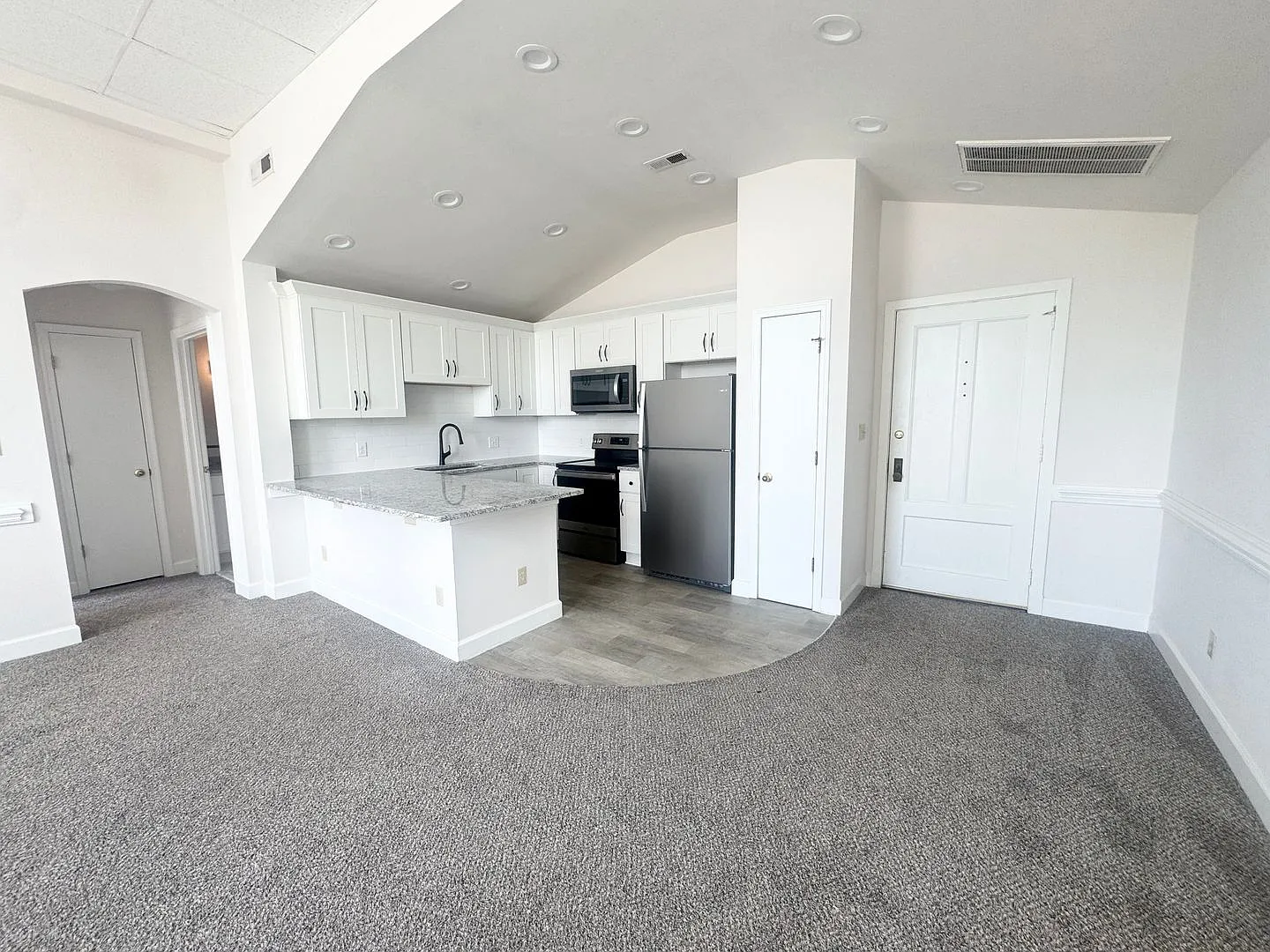 508 E Main St. — Photo 3