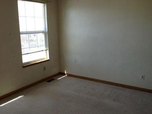 5th image of 228 N 47th Avenue Ct