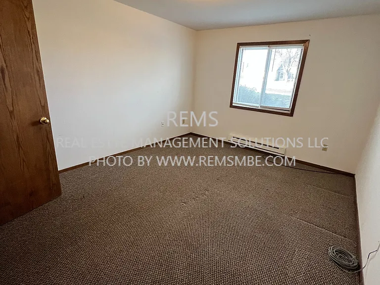 564 E Slifer St — Photo 19