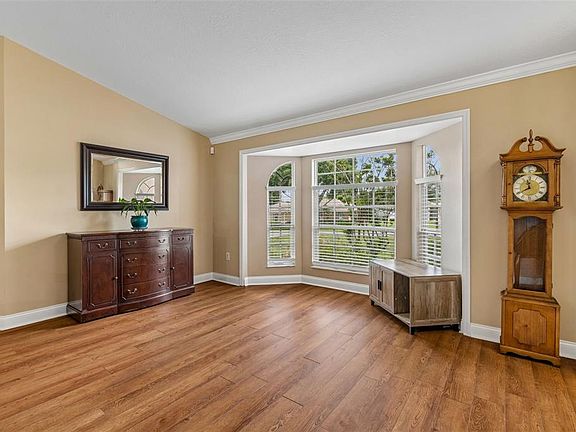 5th image of 2434 Summitview Dr